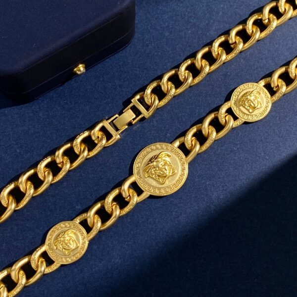 👸🏻👸🏻 Versace Medusa Necklace 👸🏻👸🏻