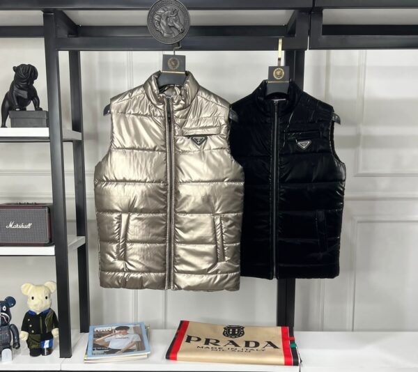 PRADA IMPORTED ZIPPER PUFFER