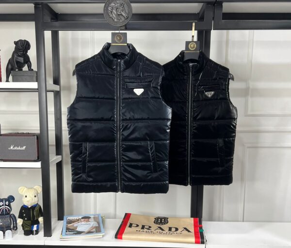 PRADA IMPORTED ZIPPER PUFFER