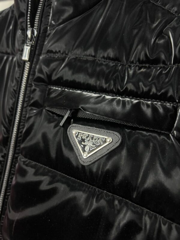 PRADA IMPORTED ZIPPER PUFFER
