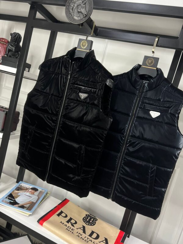 PRADA IMPORTED ZIPPER PUFFER