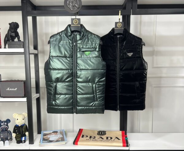 PRADA IMPORTED ZIPPER PUFFER