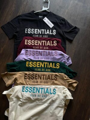 ESSENTIAL EXCLUSIVE T-SHIRTS 