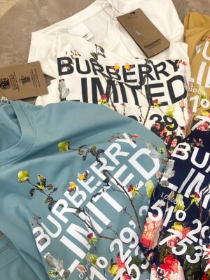 BURBERRY IMPORTED COLLAR T-SHIRTS