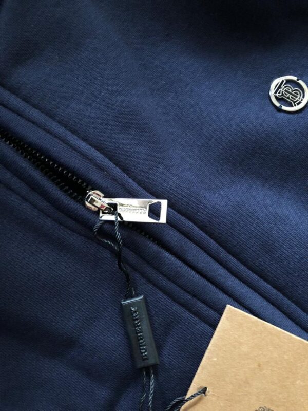 EXCLUSIVE ZIPPER TRACKSUIT