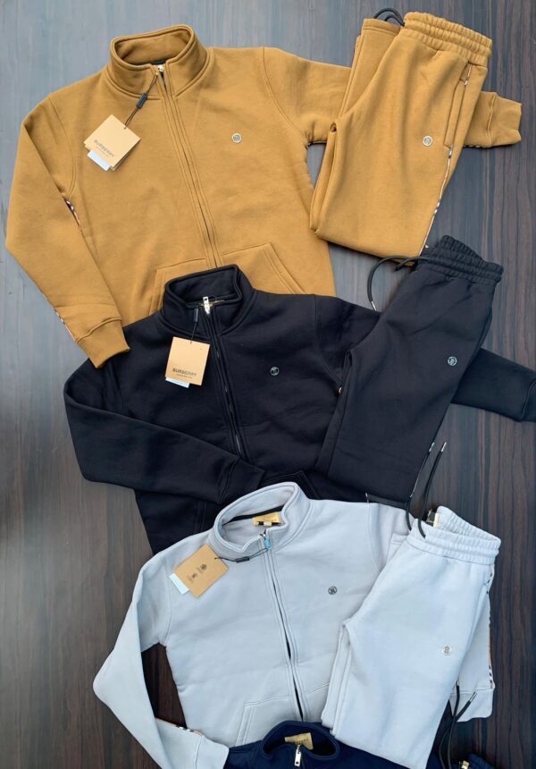 EXCLUSIVE ZIPPER TRACKSUIT