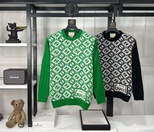 FRONT INTARSIA KNITTING PATTERN ROUND NECK
