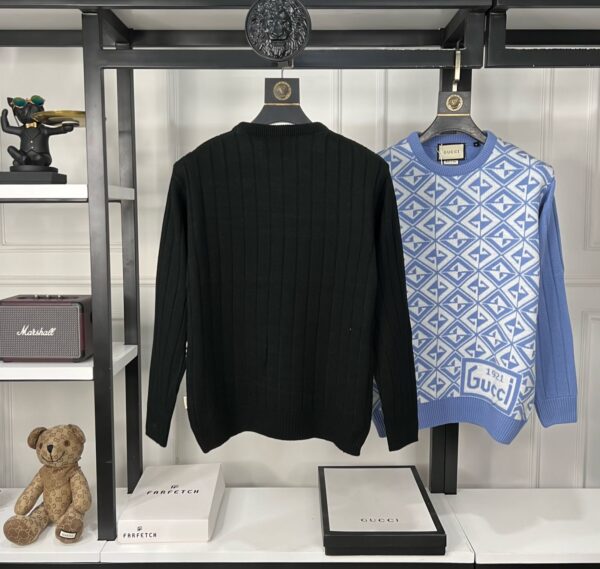 FRONT INTARSIA KNITTING PATTERN ROUND NECK
