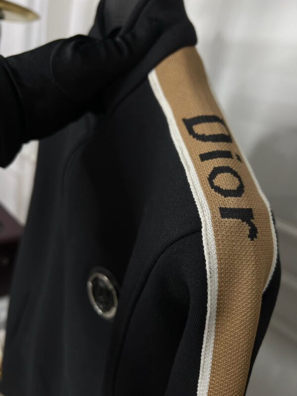 TRACKSUIT