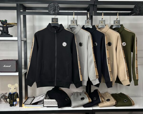 TRACKSUIT
