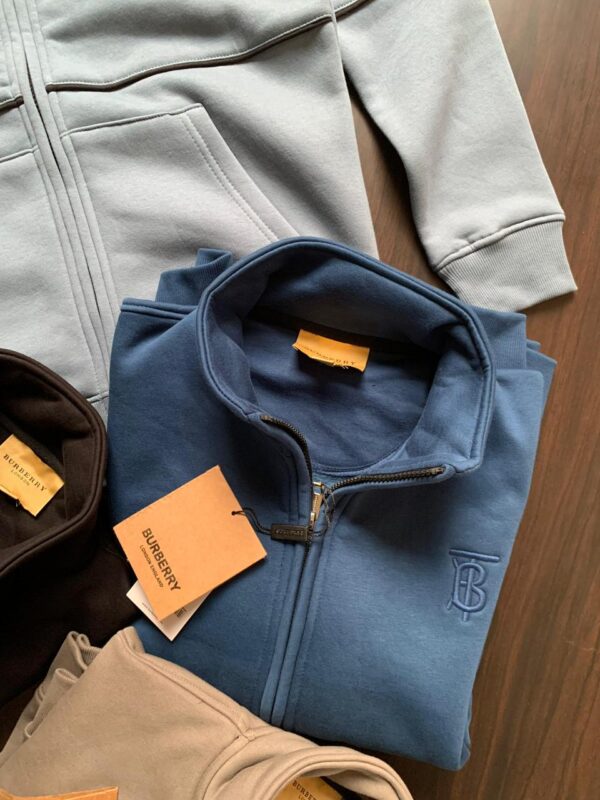 EXCLUSIVE ZIPPER TRACKSUIT