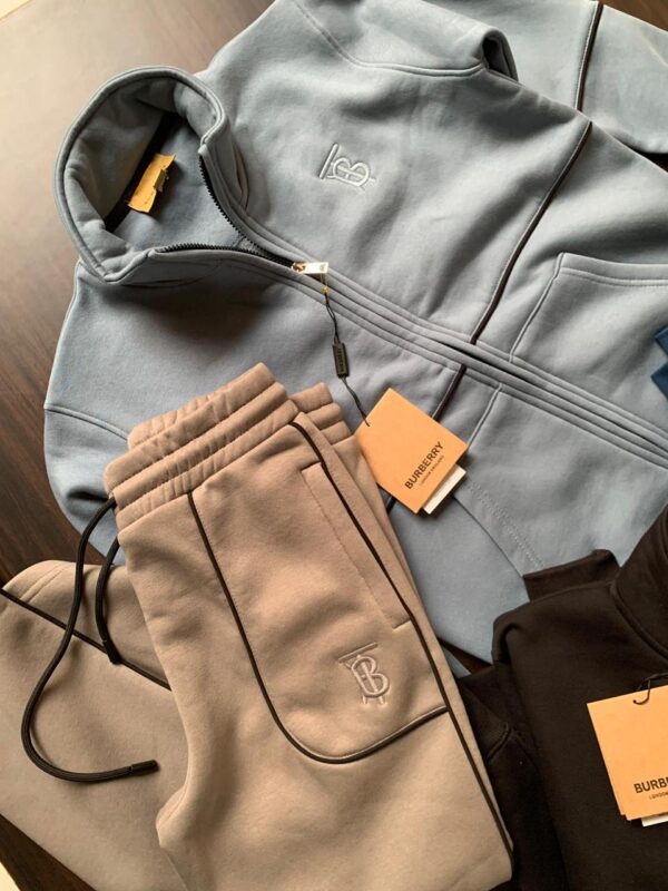EXCLUSIVE ZIPPER TRACKSUIT