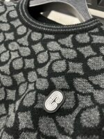 KNITTING CC MONOGRAM PATTERN ROUND NECK