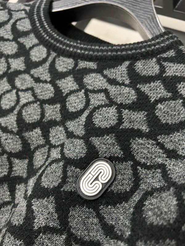 KNITTING CC MONOGRAM PATTERN ROUND NECK