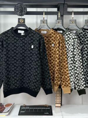 KNITTING CC MONOGRAM PATTERN ROUND NECK