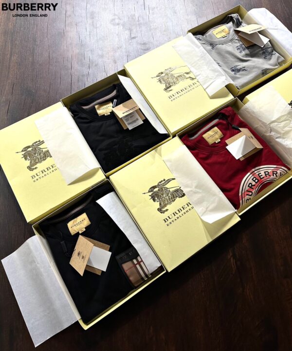 BURBERRY ROUND NECKS
